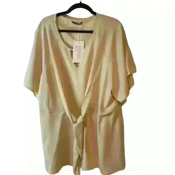 BoomChic Cream Blouse Size 22/24 - Picture 1 of 3